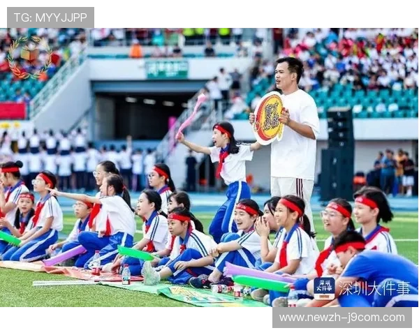 小孩头顶足球展童真激情瞬间定格运动与快乐完美融合